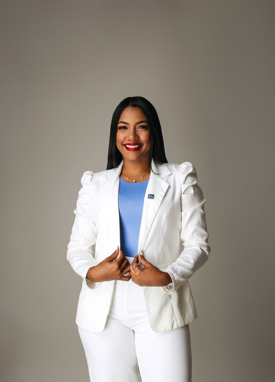 Diomilka Mateo, ejecutiva de ventas y asesora inmobiliaria
